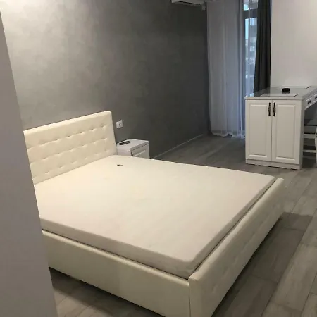 White By Solid House Apartment *